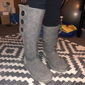 Grey sweater UGG boots